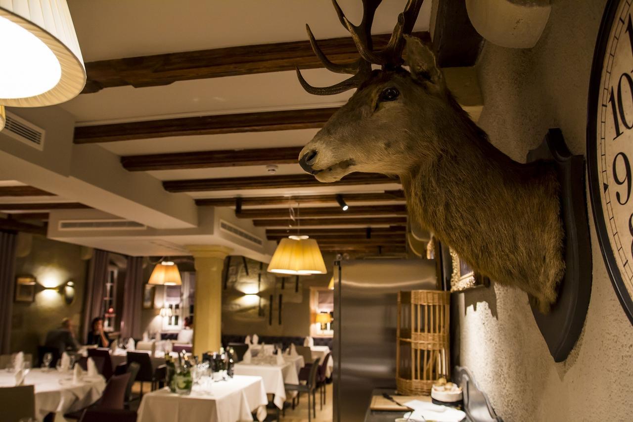 Hotel Restaurant L'Orchidee อ็องซิแซ็ง ภายนอก รูปภาพ